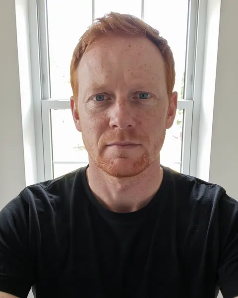 Man, early 30s: original selfie